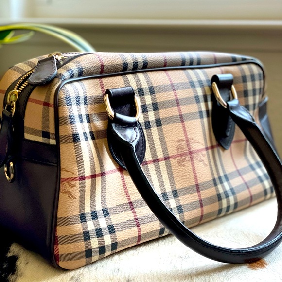 AUTHENTIC Burberry Hand Bag. Made in Italy. - Picture 1 of 6